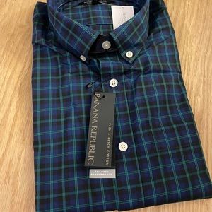 Banana Republic untucked slim fit shirt